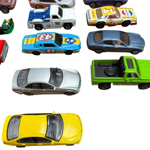 VINTAGE LOT Hot Wheels Matchbox Ertl Darda RealToy Cars AS IS - Picture 6 of 8